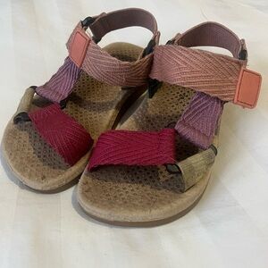 🌼 5/$25  Zara girls strappy sandals size 8 summer colourful outdoor play